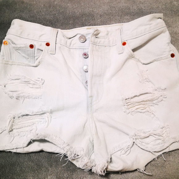 Levi's White Distressed Denim Wedgie Shorts - Picture 1 of 4